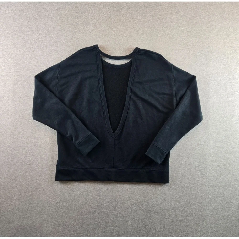 Nike‎ Sweatshirt Womens M Black Open Back Training Top Athleisure 938901-010